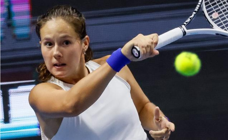 边后卫内收 边后卫内收