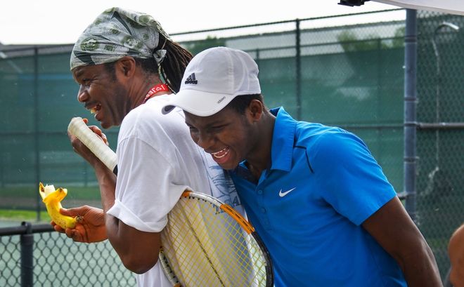 在防线残缺 在防线残缺